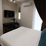 Lejlighed Mediterraneo Luxury A Via Toledo, Super Napoli